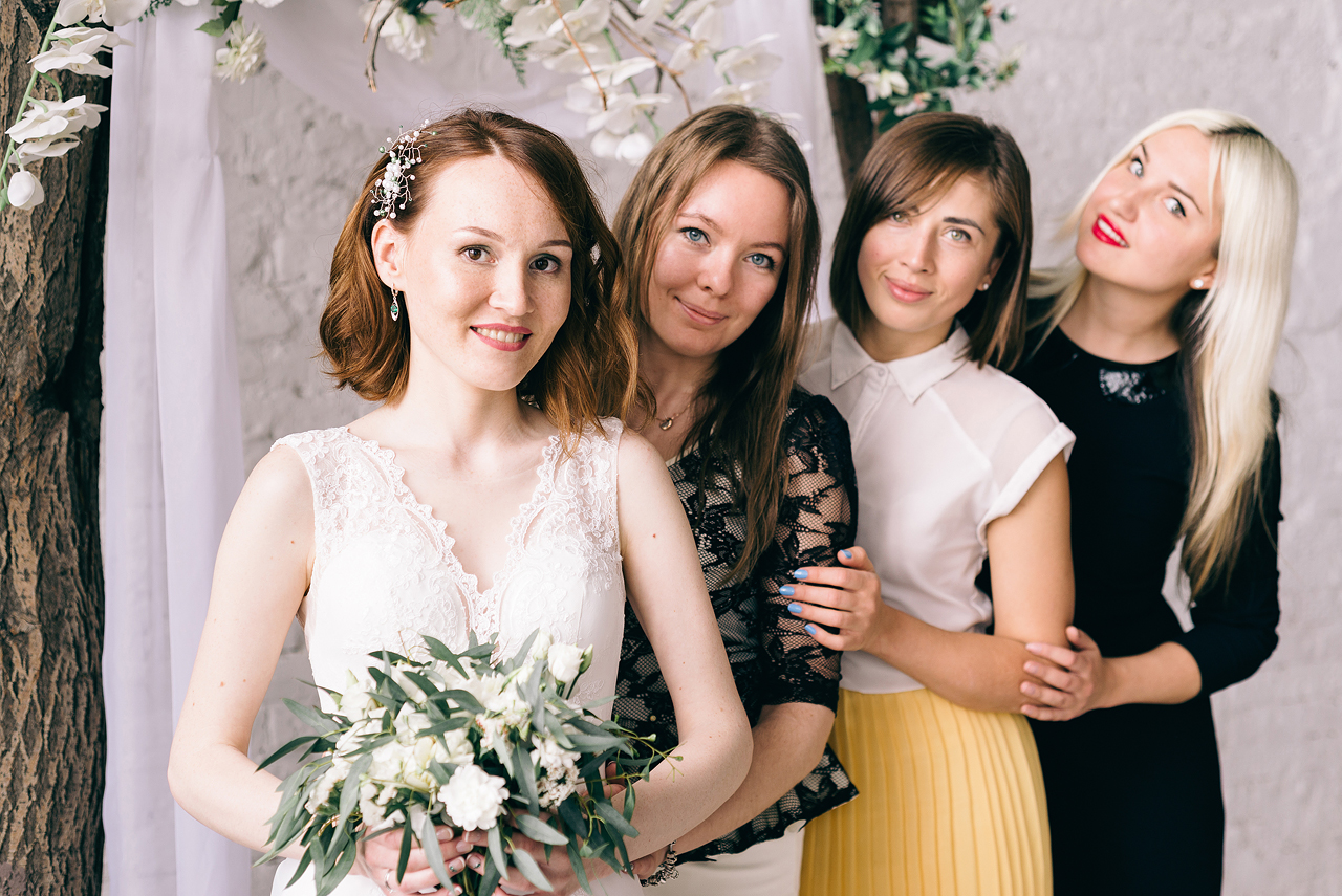 невеста с подружками
